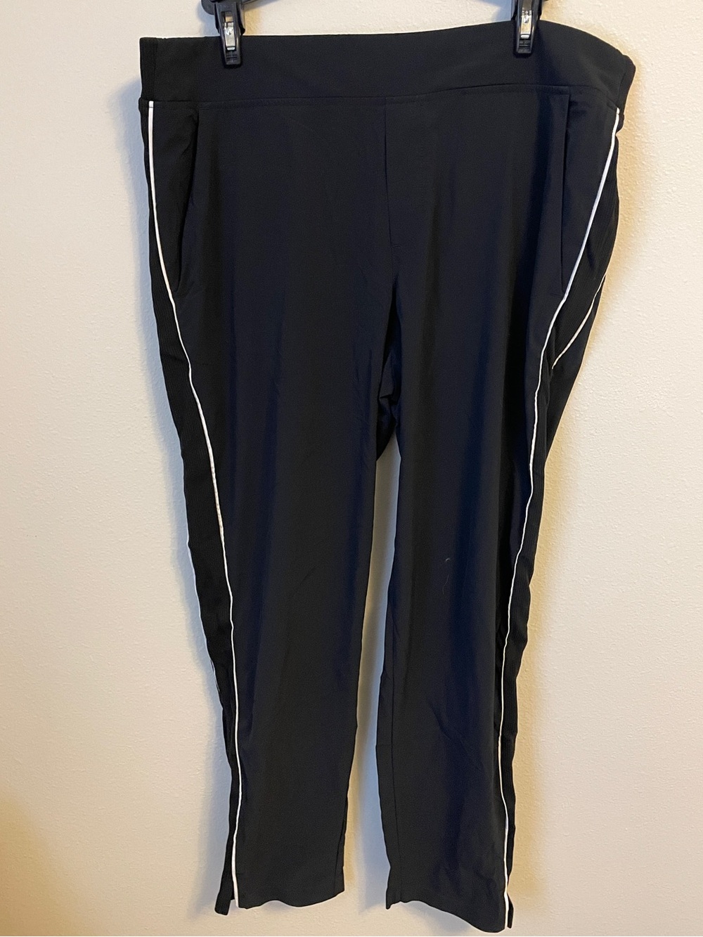 Athleta - Black Straight Leg Jogger Pants With White Piping Stripes - Size 12